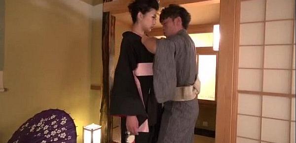  Yuna Shiratori spreads legs for a big dick to smash her cunt